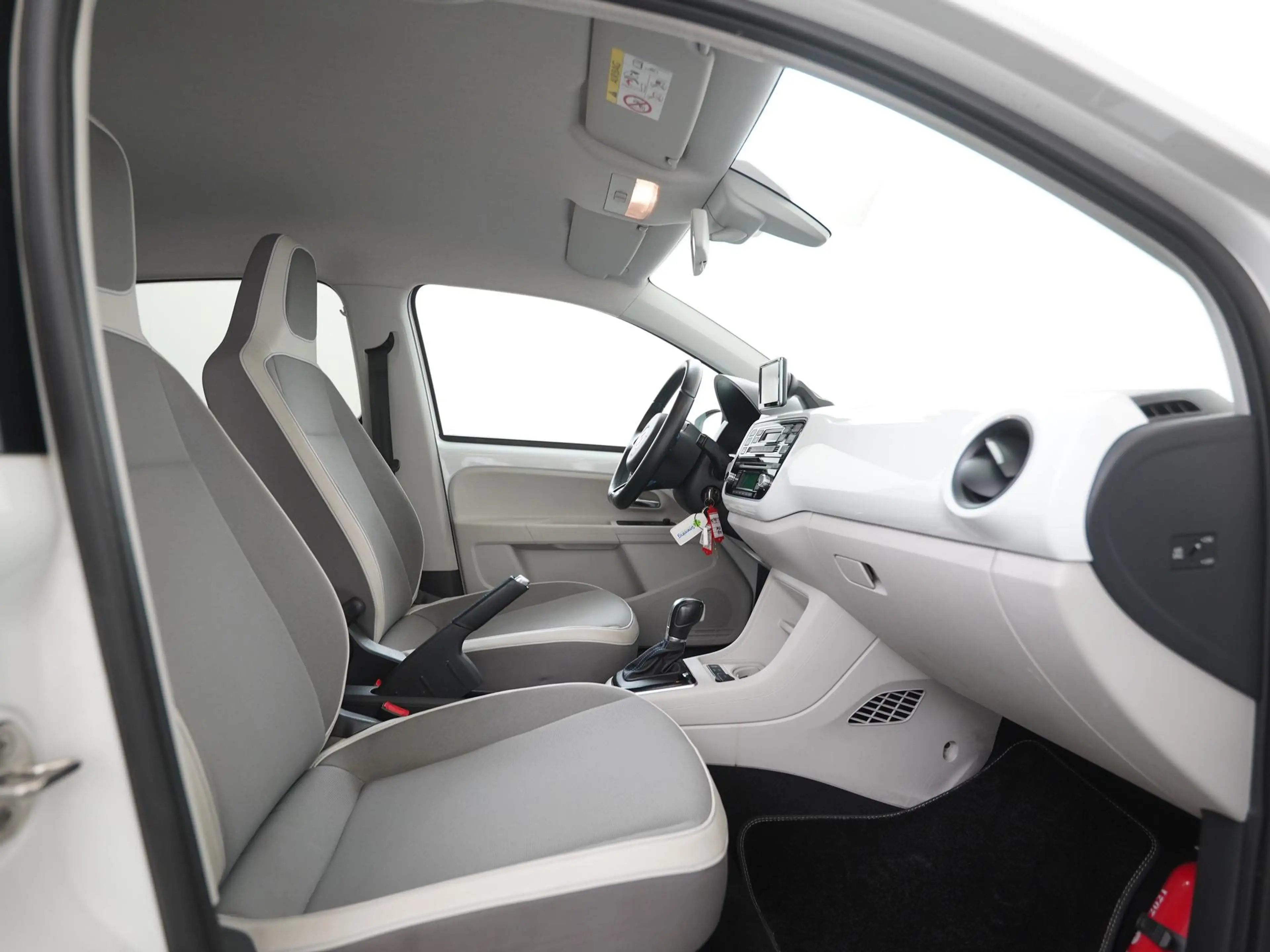 Volkswagen e-up! e-Up! | SOH 86% | Stoelverwarming | Maps + More | — photo 3