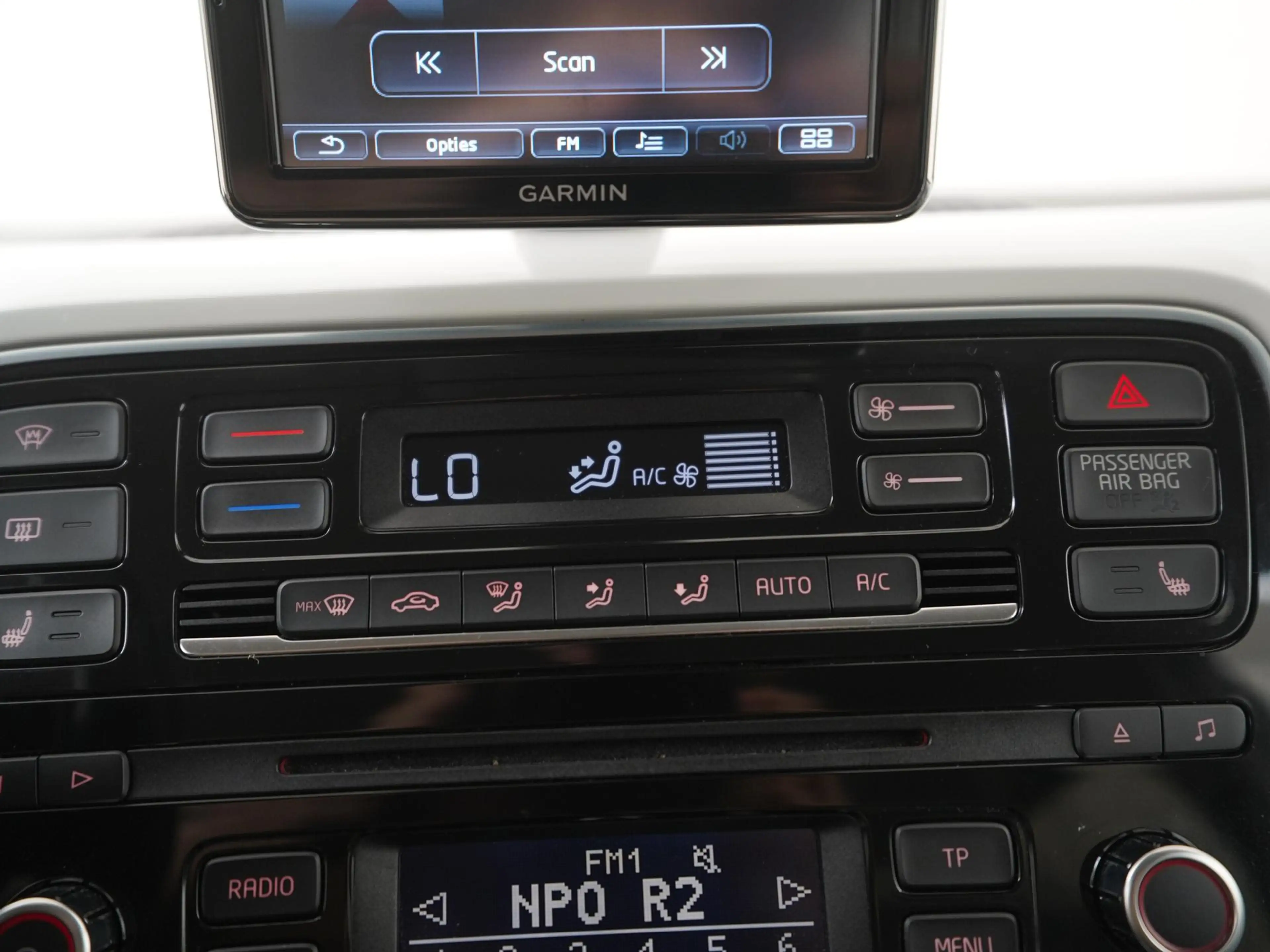 Volkswagen e-up! e-Up! | SOH 86% | Stoelverwarming | Maps + More | — photo 11