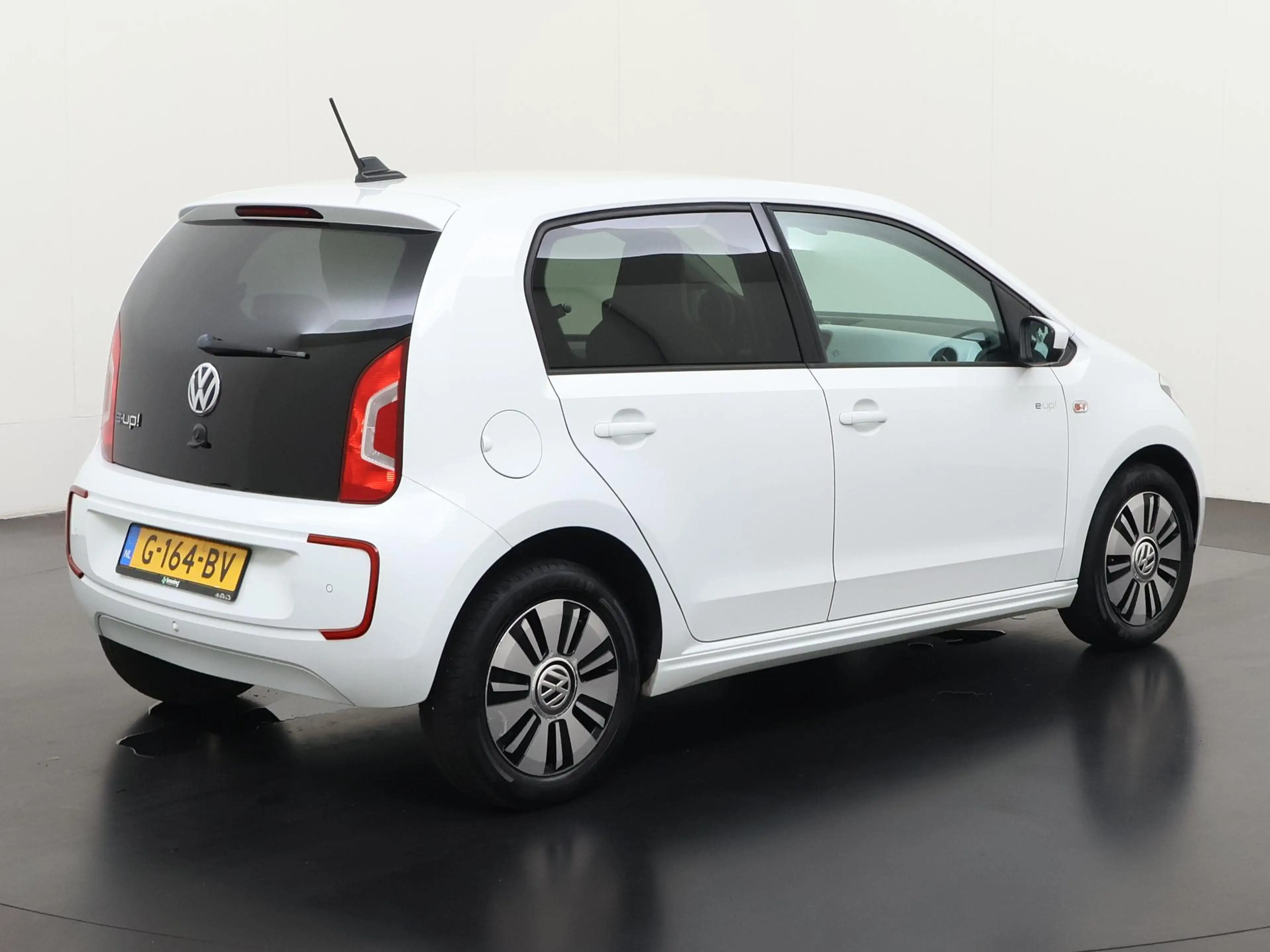 Volkswagen e-up! e-Up! | SOH 86% | Stoelverwarming | Maps + More | — photo 4