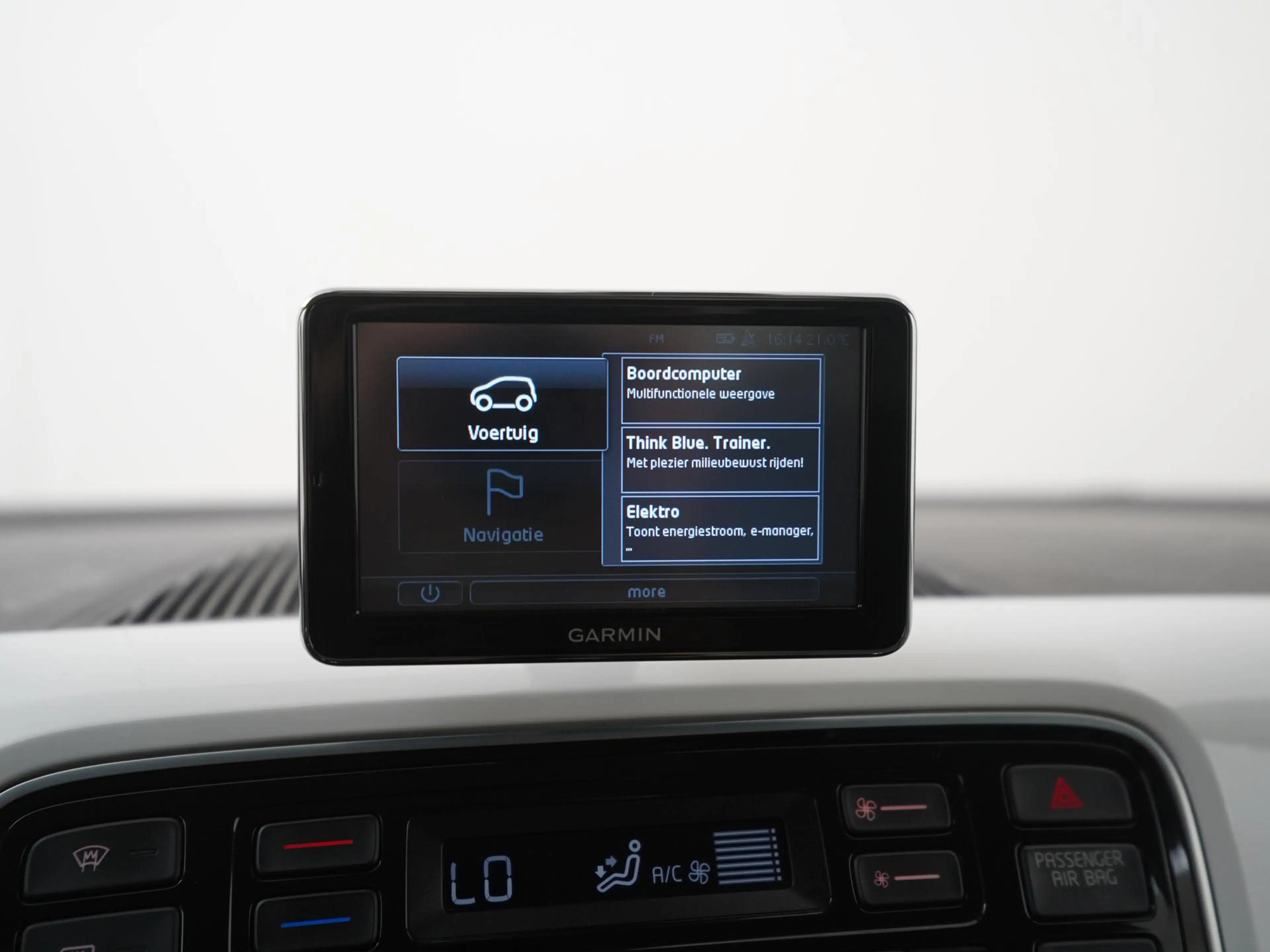 Volkswagen e-up! e-Up! | SOH 86% | Stoelverwarming | Maps + More | — photo 17
