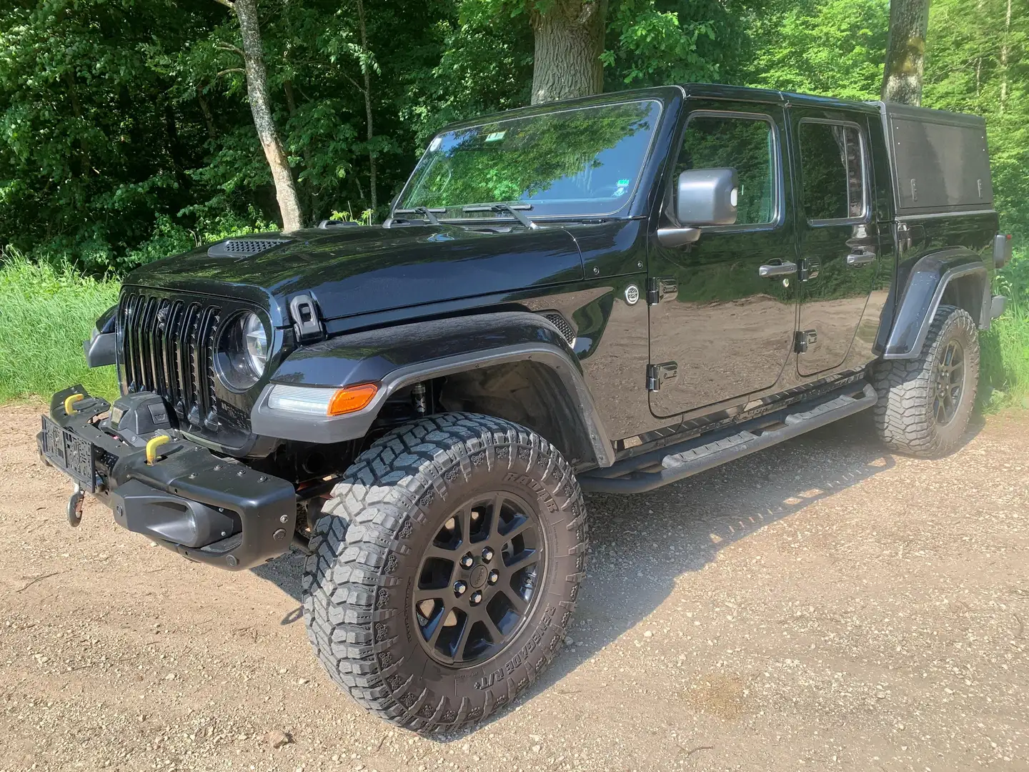 Jeep Gladiator 3,0 V6 AT8 4WD Overland Schwarz - 1