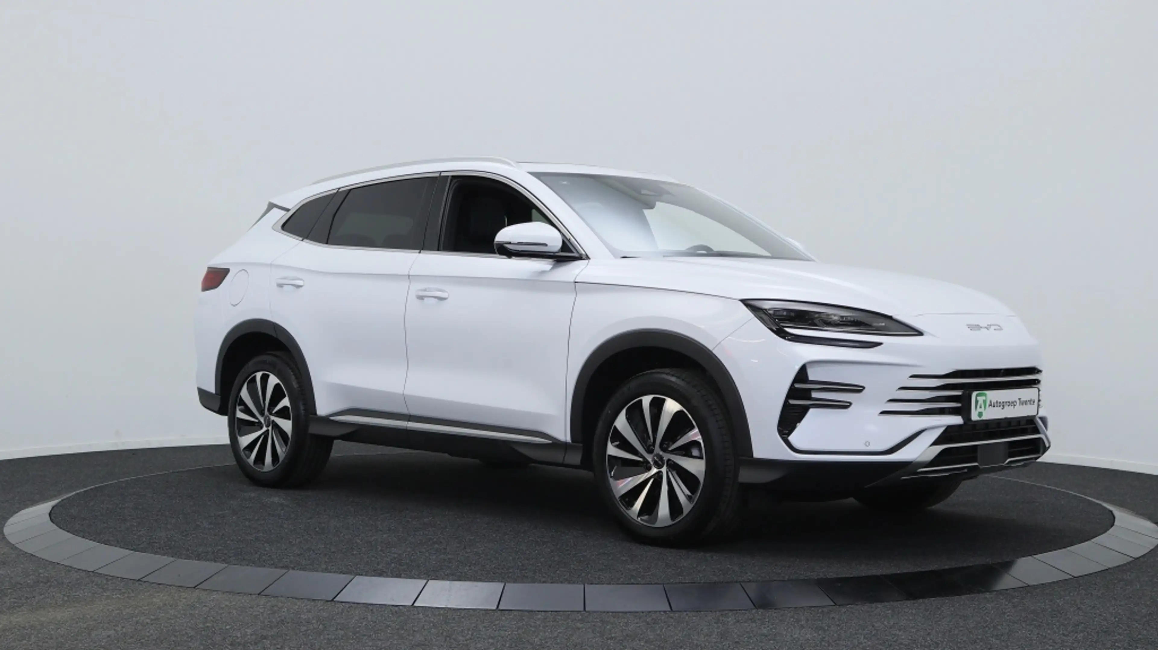 BYD Seal U 1.5 T DM-i Design AWD 18,3 kWh | Plug-in | Dealer — photo 8