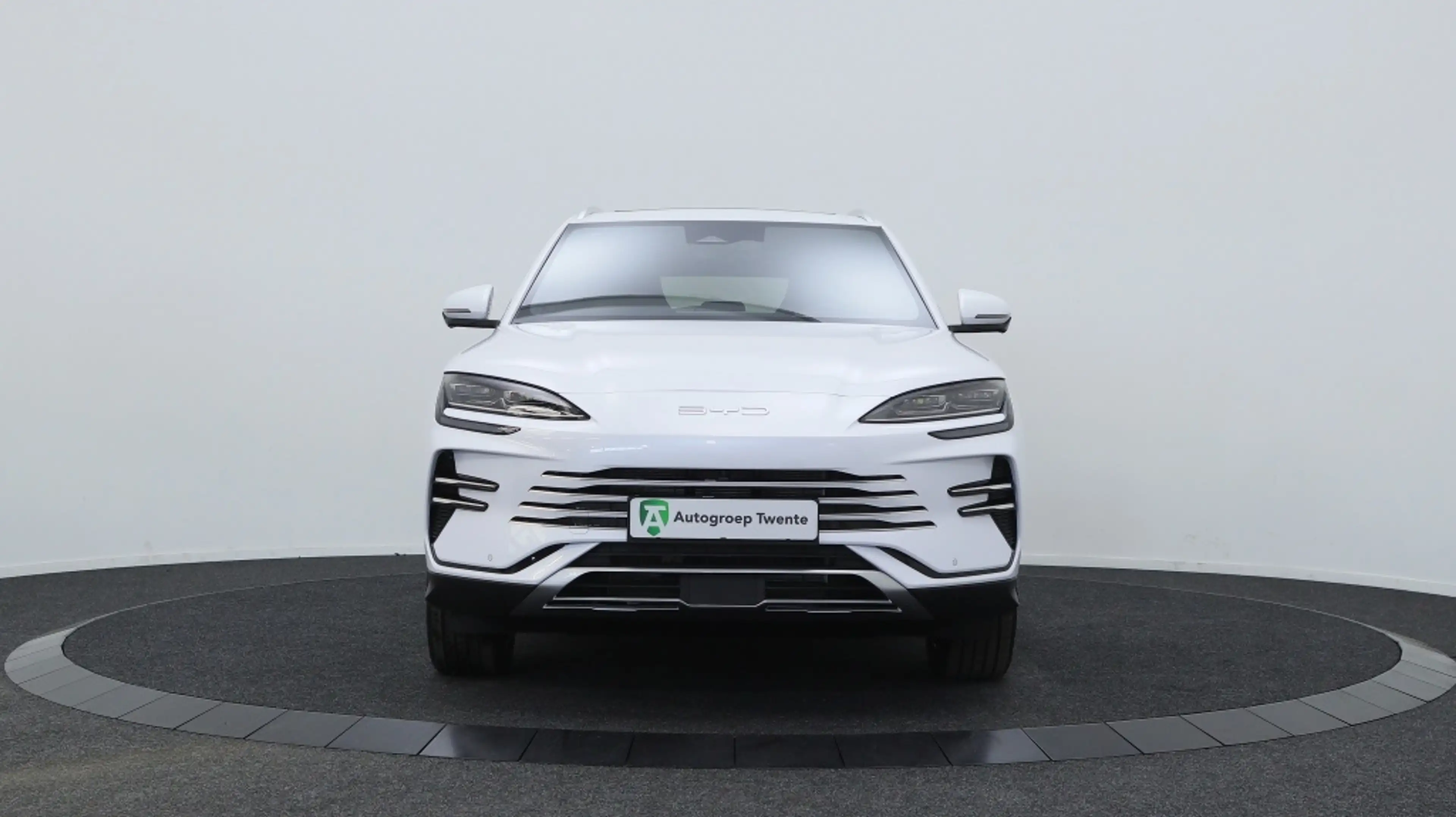 BYD Seal U 1.5 T DM-i Design AWD 18,3 kWh | Plug-in | Dealer — photo 9