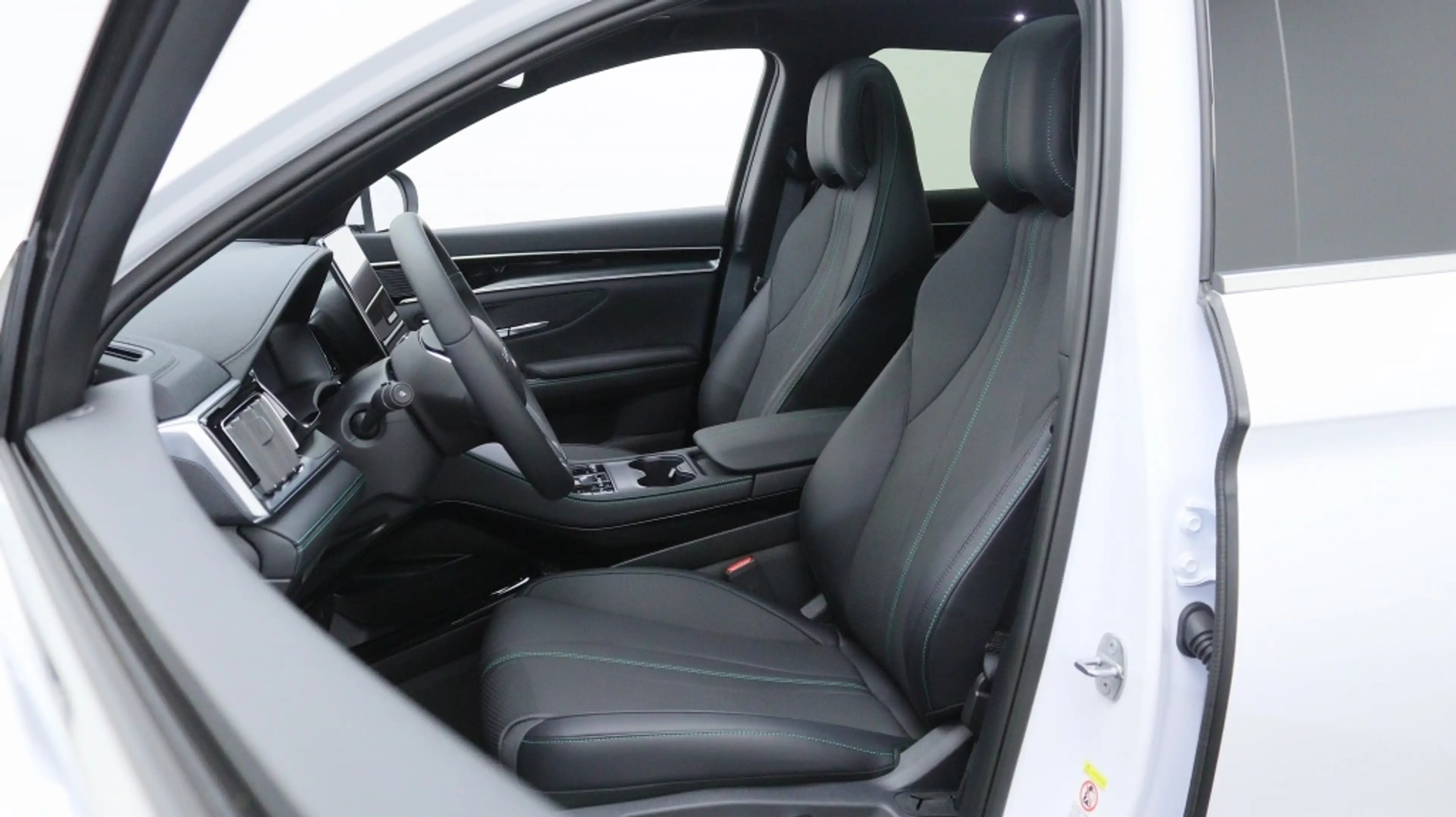 BYD Seal U 1.5 T DM-i Design AWD 18,3 kWh | Plug-in | Dealer — photo 10