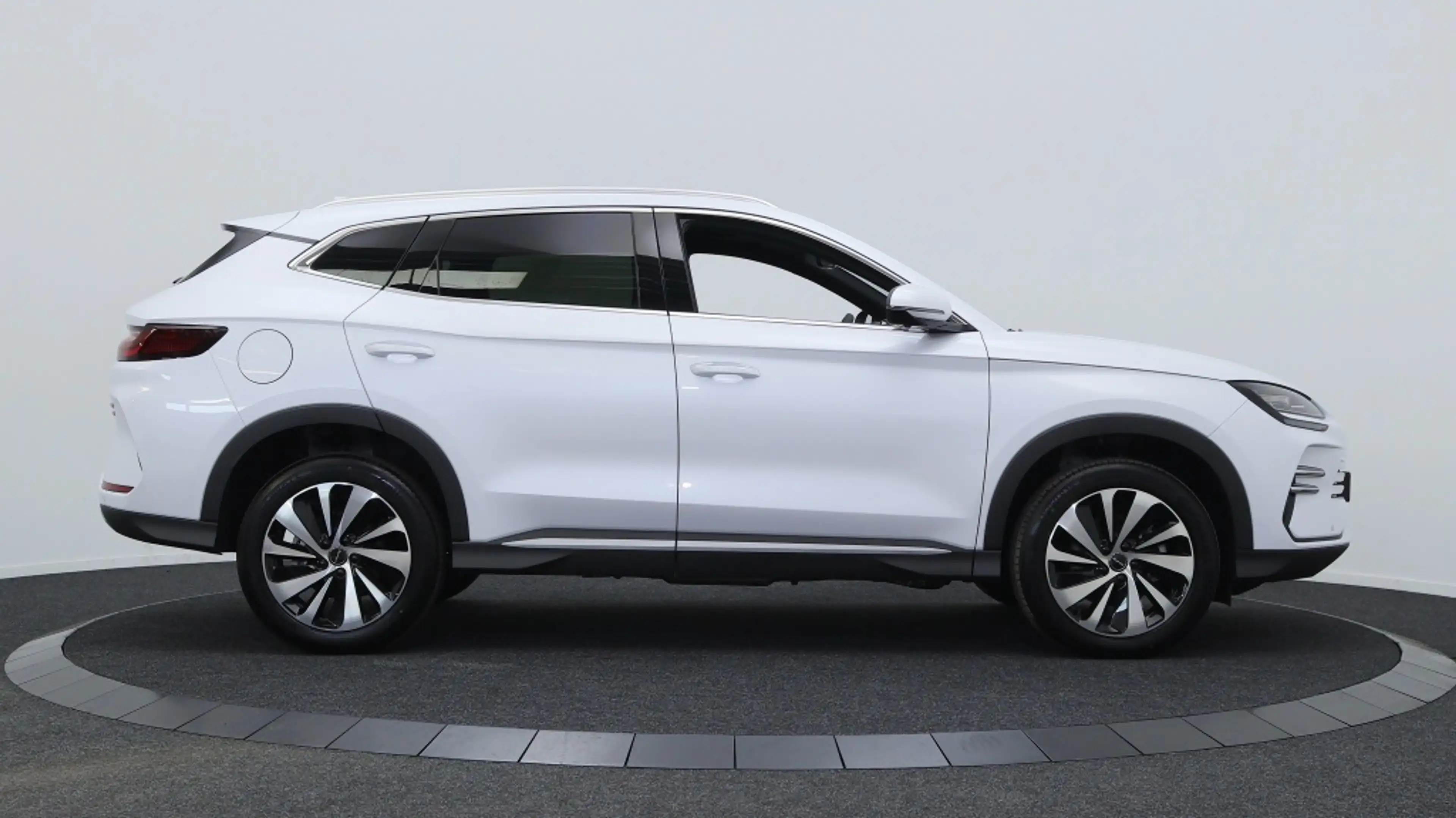 BYD Seal U 1.5 T DM-i Design AWD 18,3 kWh | Plug-in | Dealer — photo 7