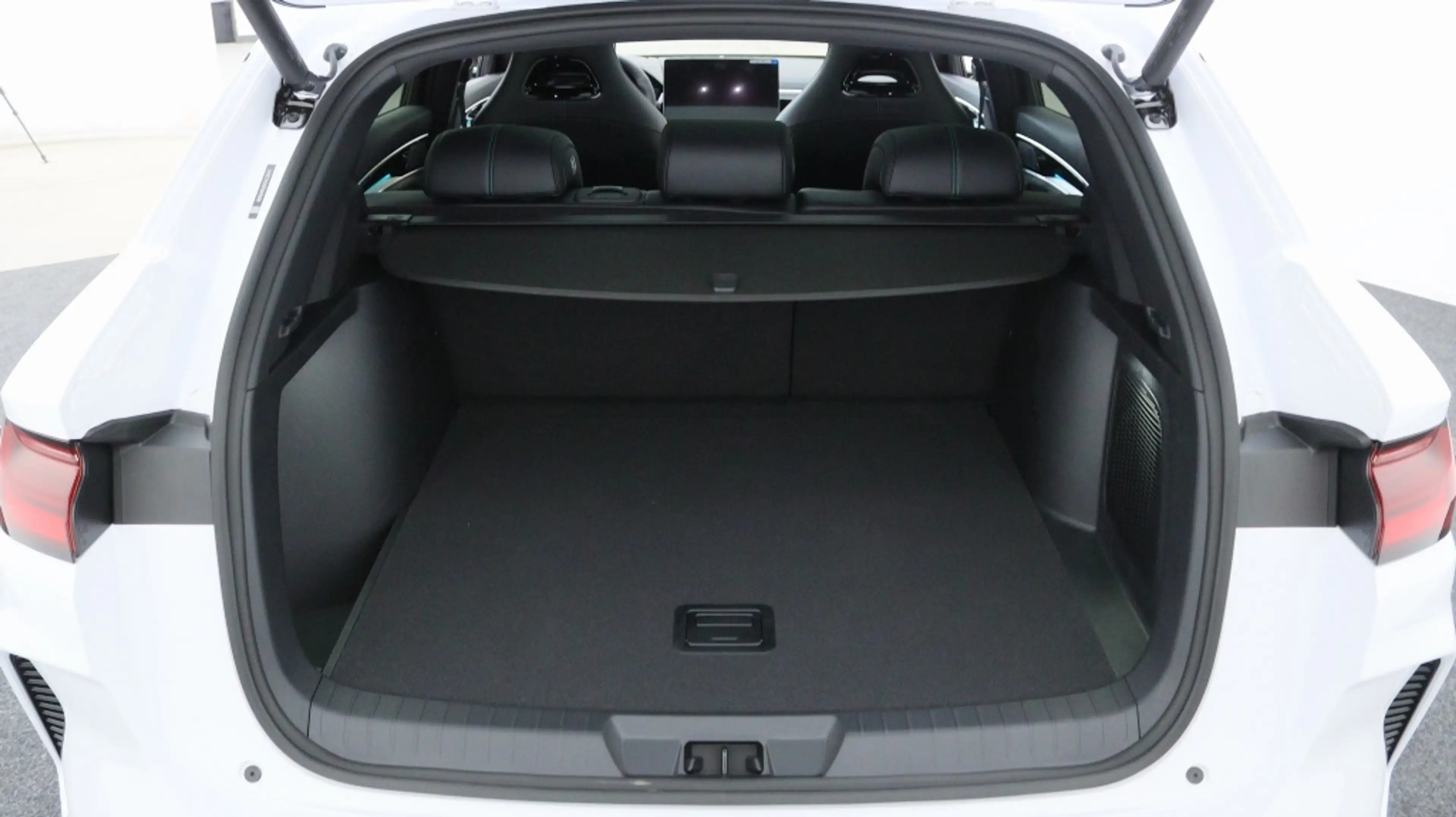 BYD Seal U 1.5 T DM-i Design AWD 18,3 kWh | Plug-in | Dealer — photo 12