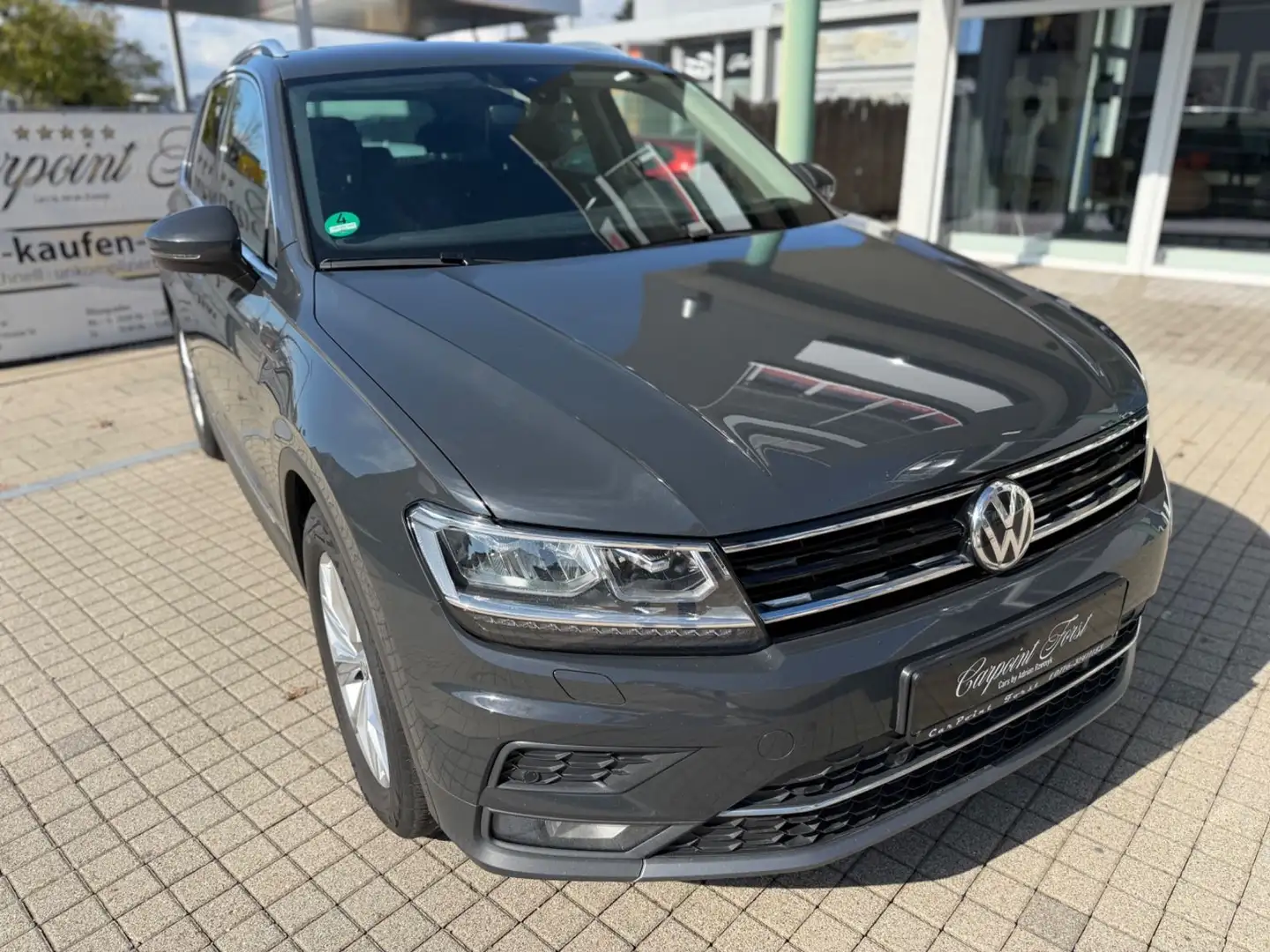 Volkswagen Tiguan Highline BMT/Start-Stopp,1.Hand ... Grau - 2