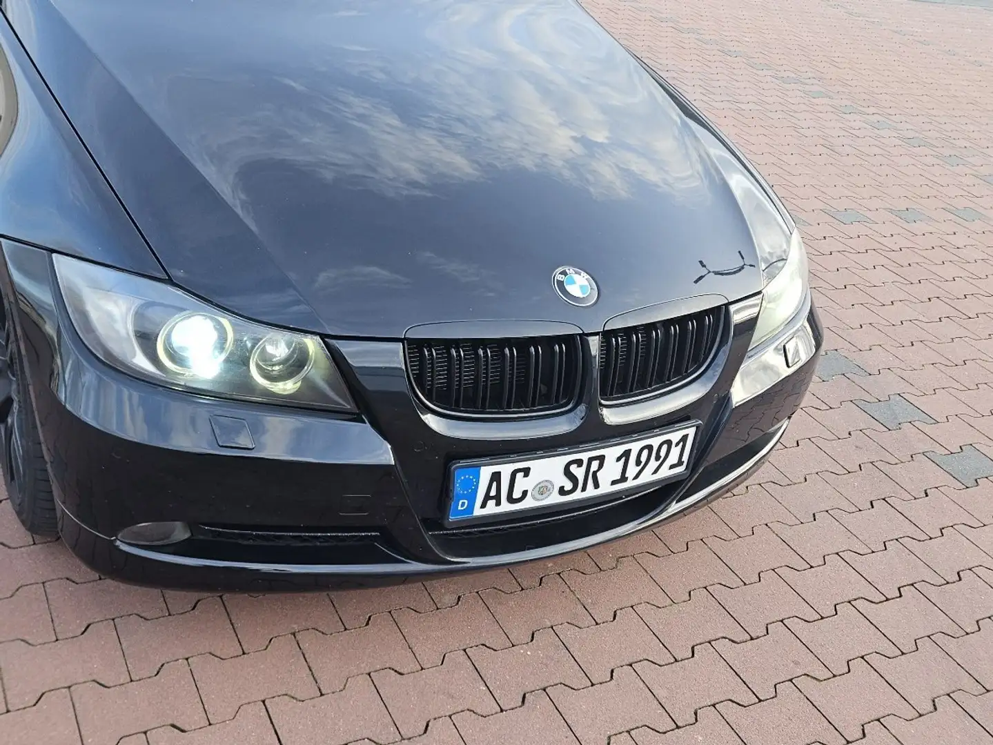 BMW 335 335xi Schwarz - 1