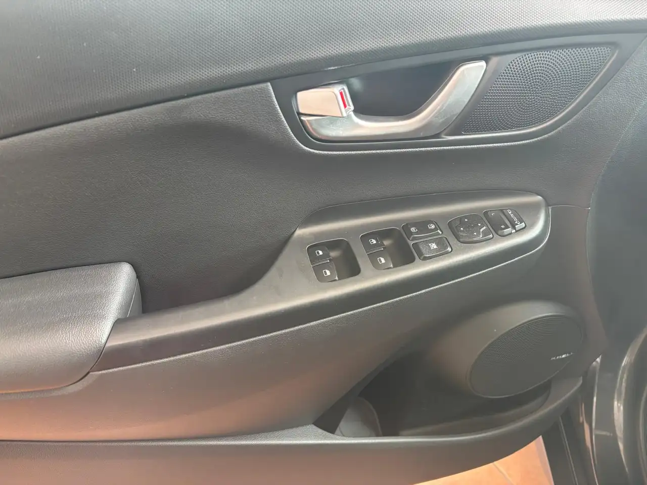 Hyundai KONA HEV 1.6 DCT XClass 9