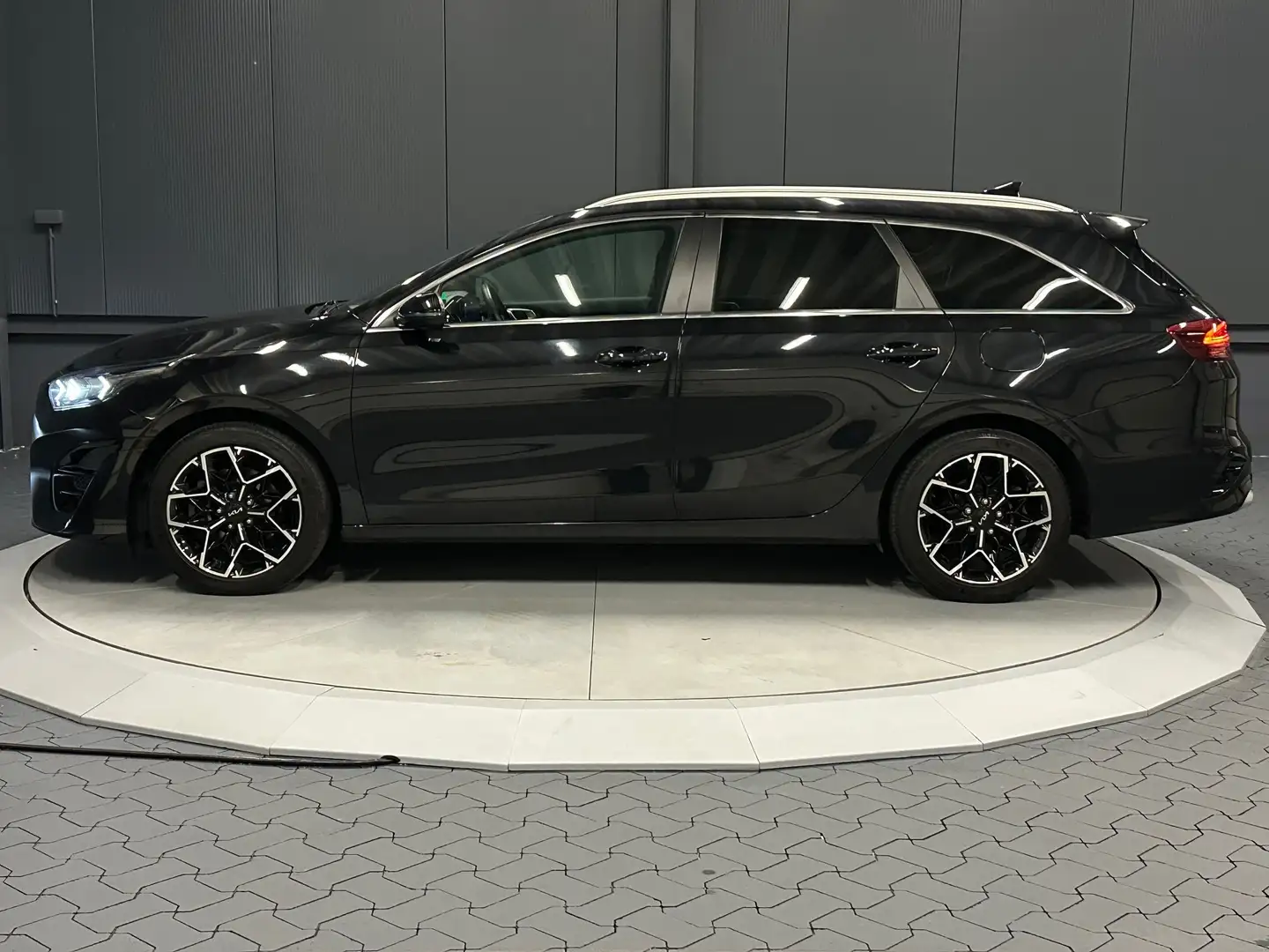 Kia Ceed SW / cee'd SW GT Line *KAMERA*Bi-LED*ACC*NAVI*CarPlay* Negro - 2
