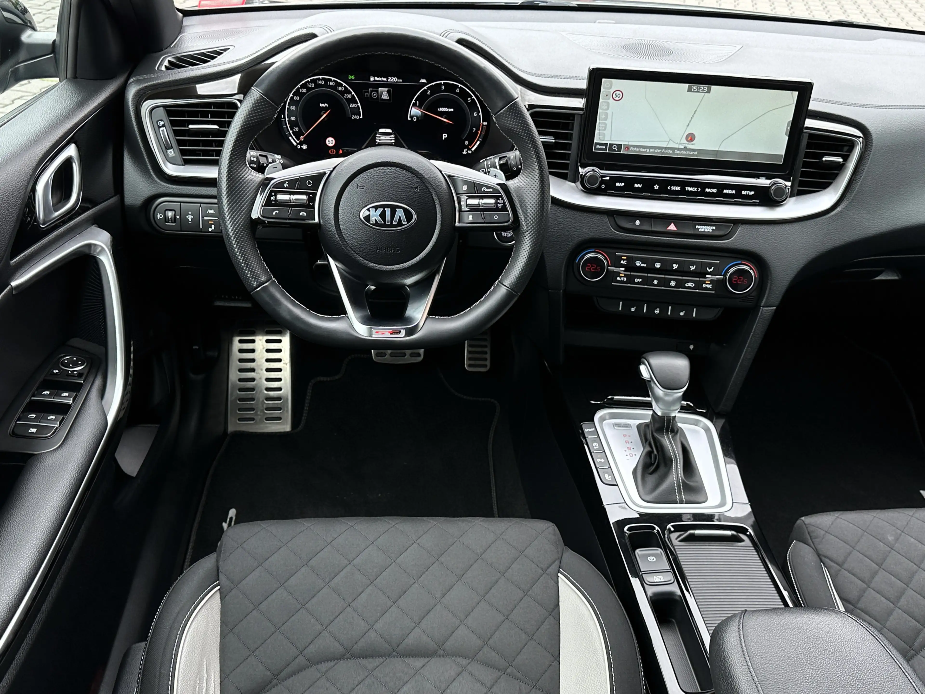Kia Ceed / cee'd GT Line LED ACC NAV VIRTUA JBL TOTW CAM 18 — photo 15