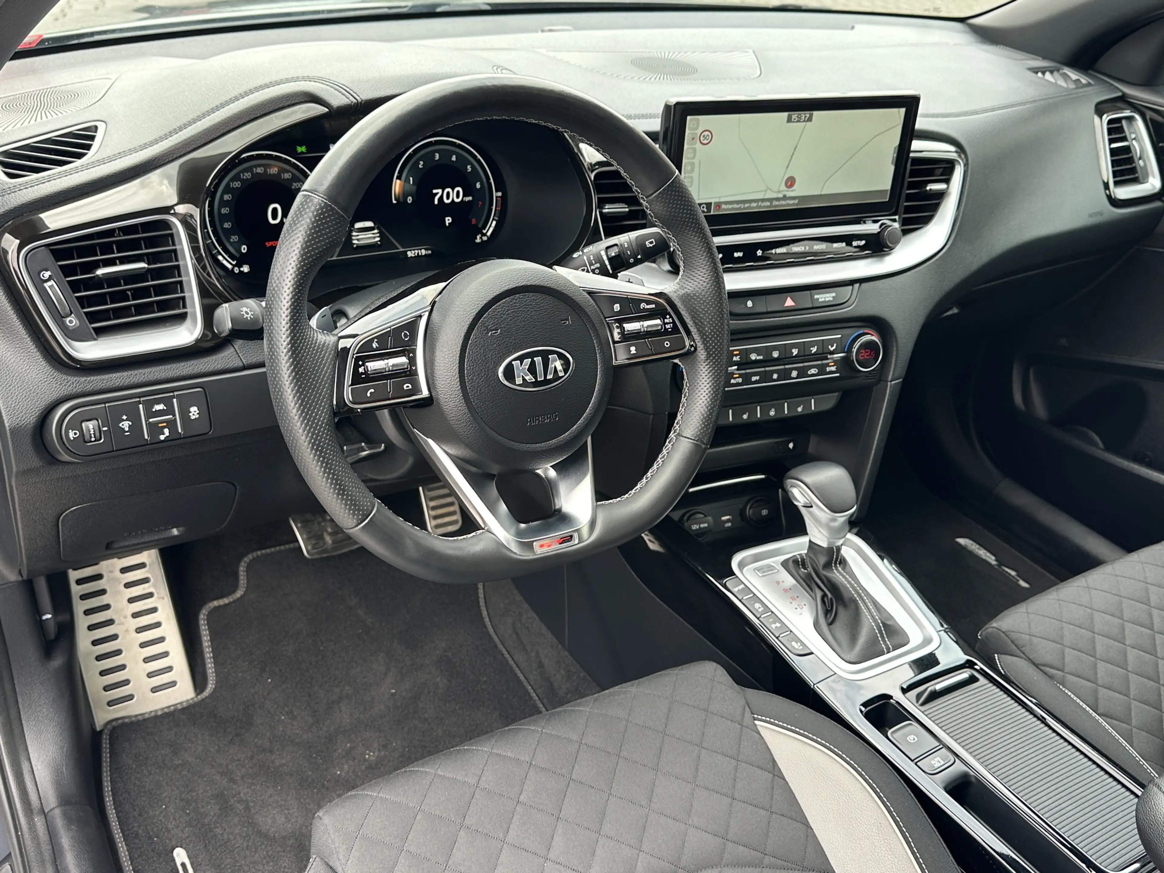 Kia Ceed / cee'd GT Line LED ACC NAV VIRTUA JBL TOTW CAM 18 — photo 14