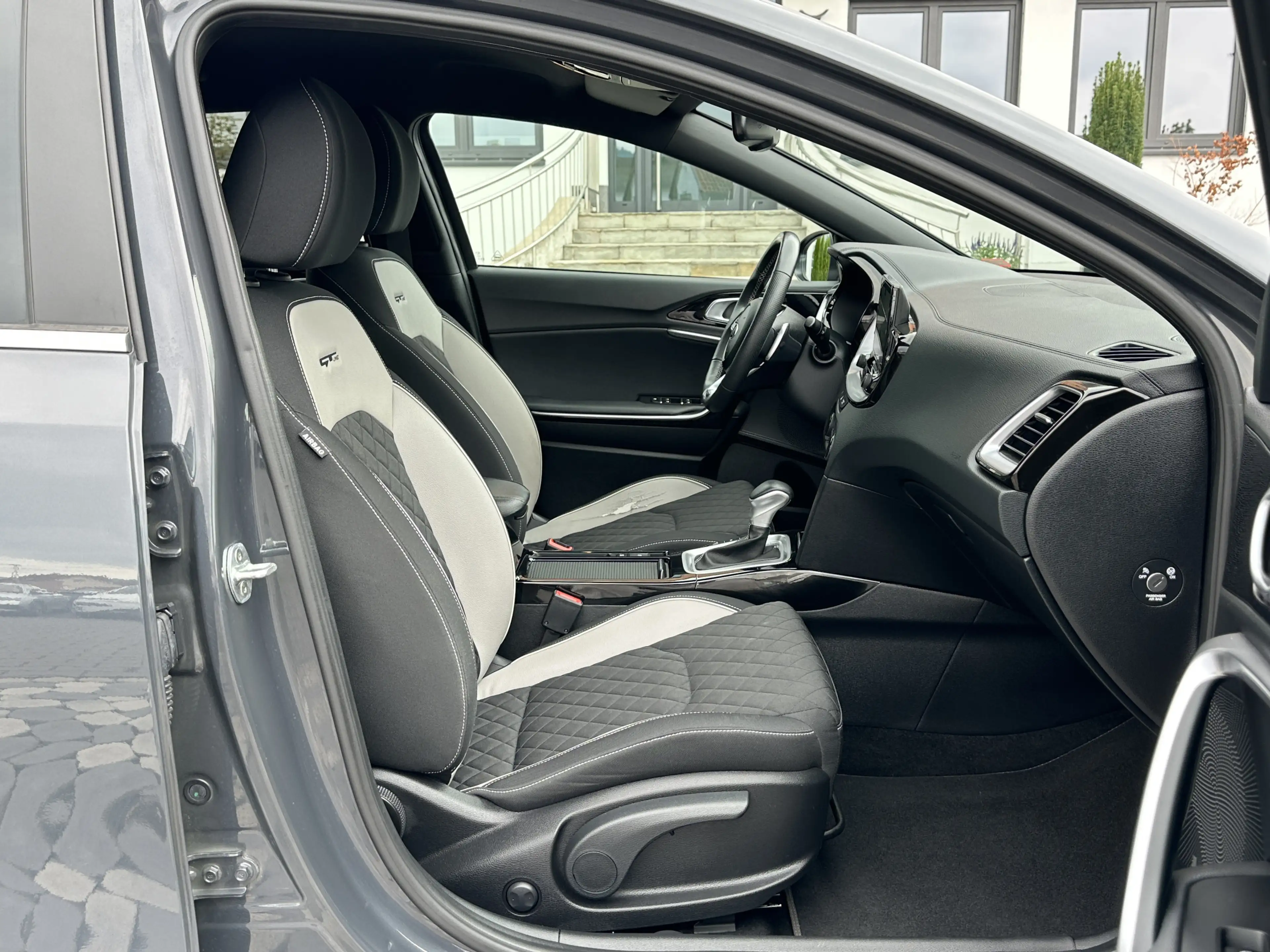 Kia Ceed / cee'd GT Line LED ACC NAV VIRTUA JBL TOTW CAM 18 — photo 10