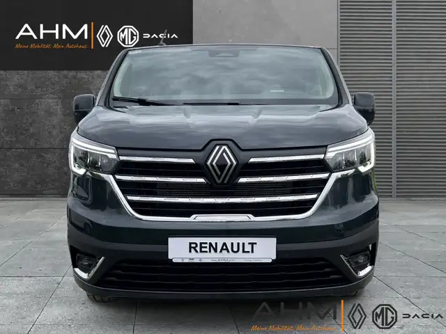 Renault Trafic view 3