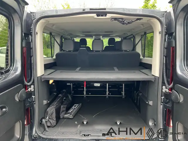 Renault Trafic view 9