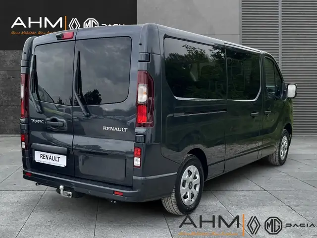Renault Trafic view 2
