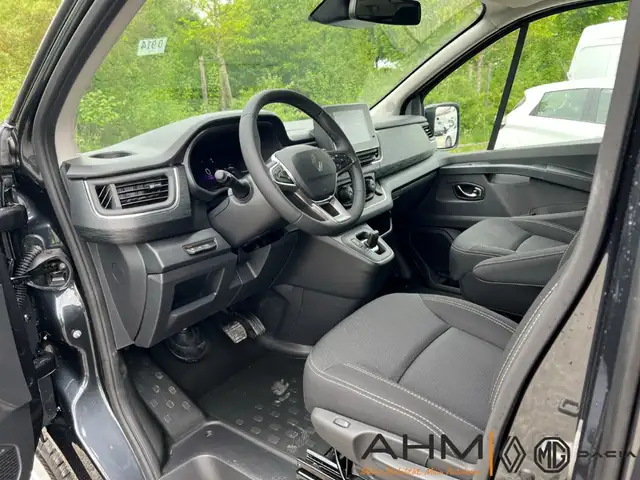 Renault Trafic view 10