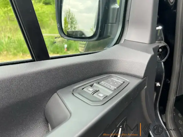 Renault Trafic view 19