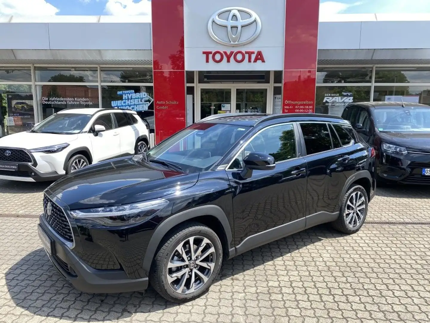 Toyota Corolla Cross 2.0 Hybrid AT Team Deutschland - vom Stammkunden Schwarz - 1