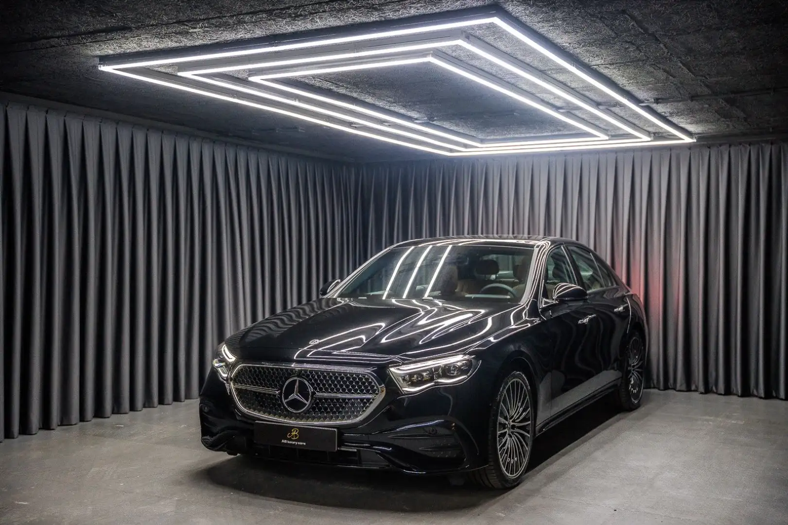 Mercedes-Benz E 200 AMG MY25*Premium Plus*Superscreen*Keyless* Zwart - 1