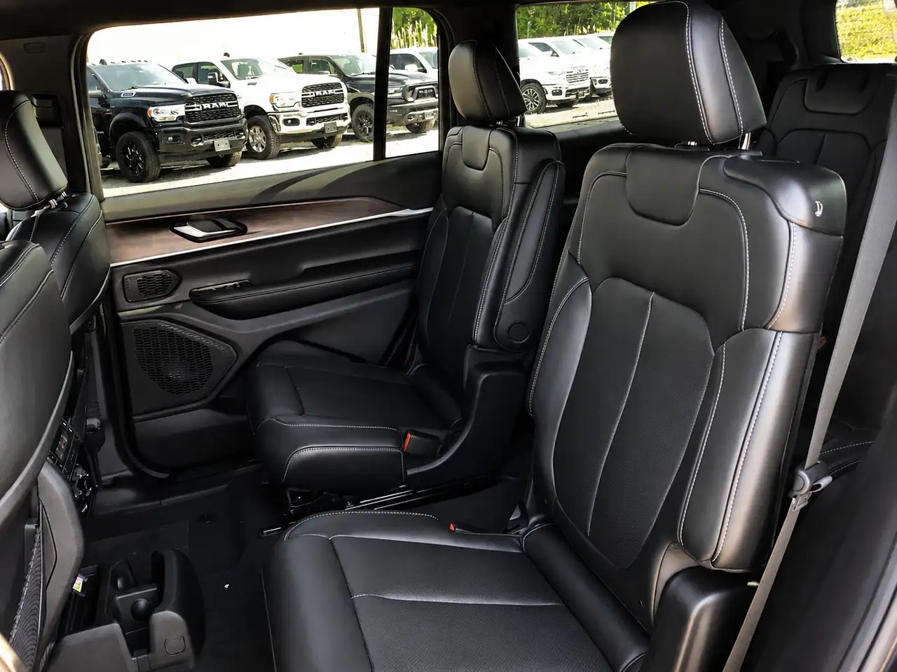 Jeep Grand Cherokee 2026 — фото 13