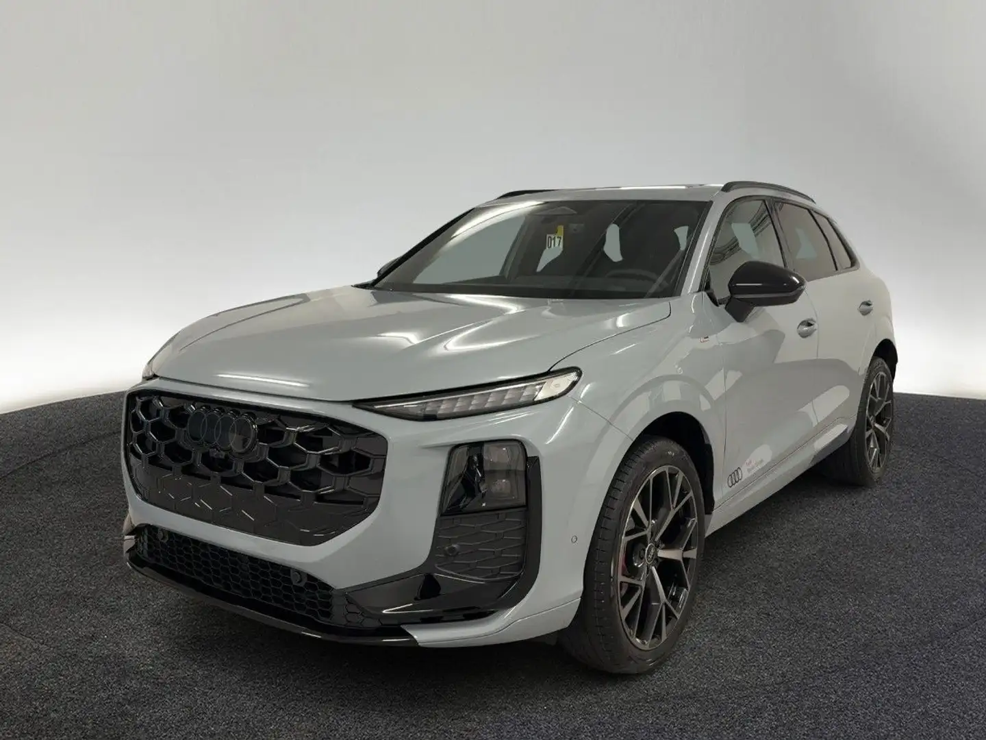 Audi Q3 TFSI quattro S tronic Grau - 2