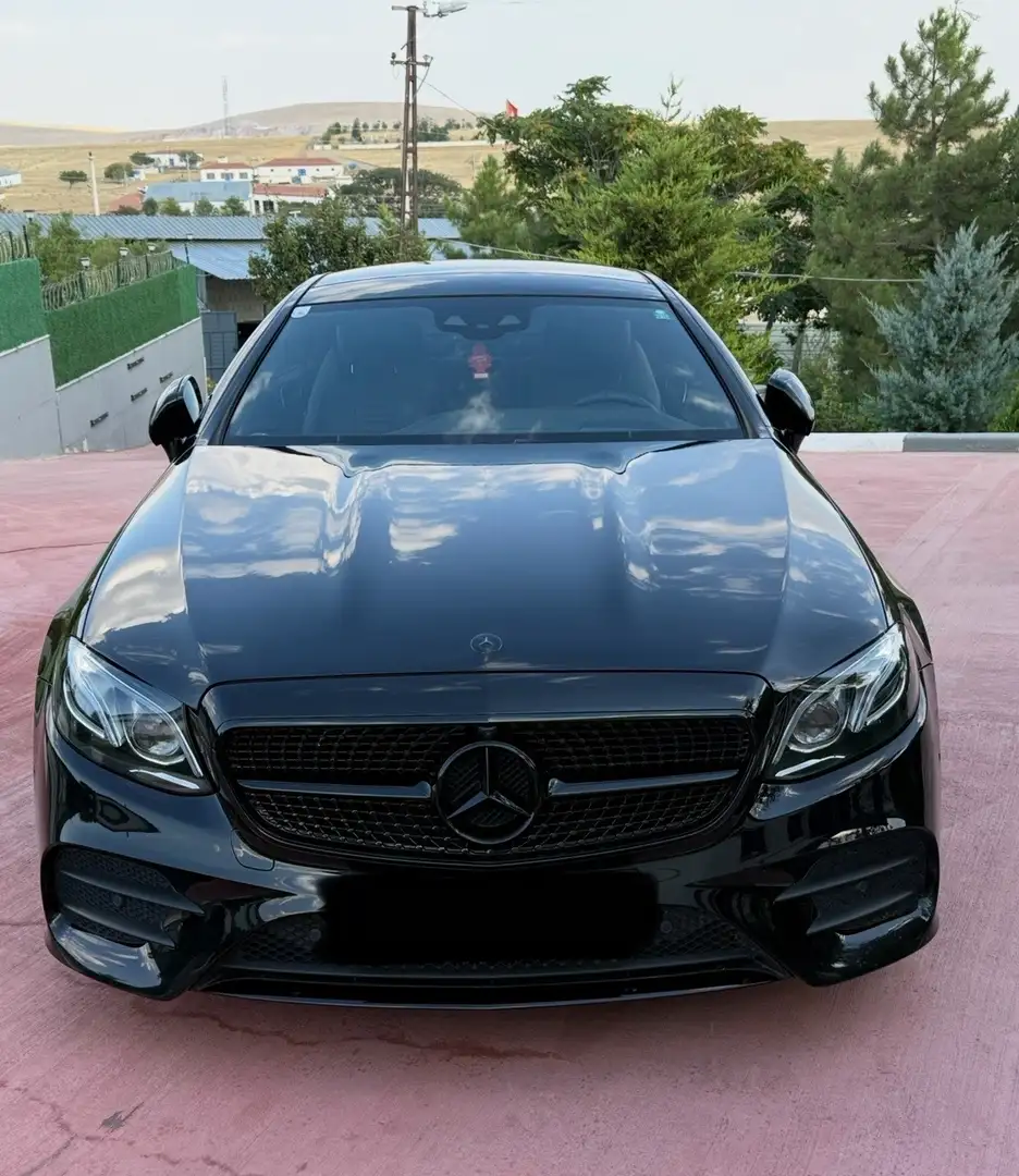 Mercedes-Benz E 200 Coupe 9G-TRONIC AMG Line - 2