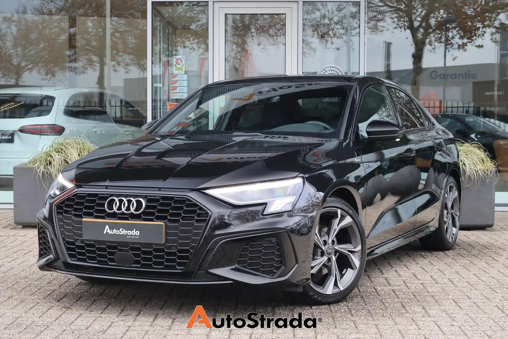 Audi A3 Limousine 30 S-Line TFSI 110pk | Virtual | Navigat Noir - 1