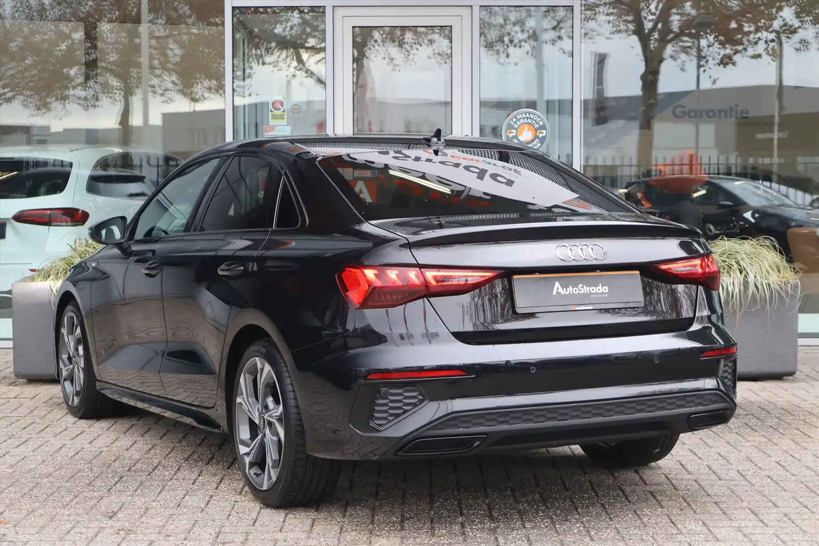 Audi A3 Limousine 30 S-Line TFSI 110pk | Virtual | Navigat Noir - 2