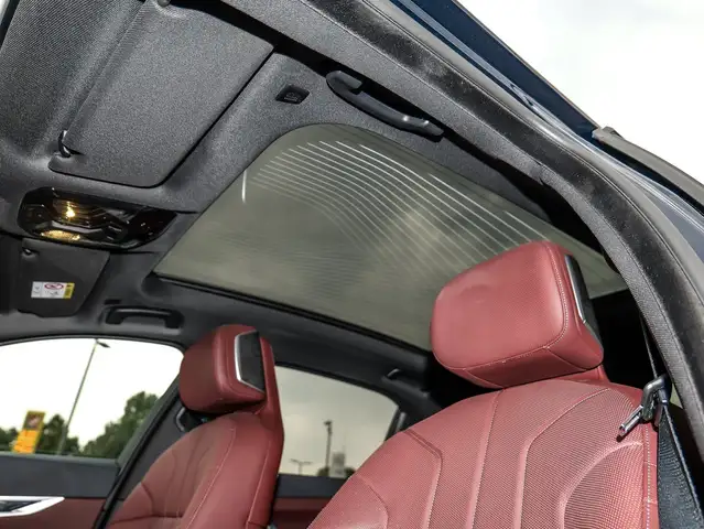 BMW 7 Series view 13
