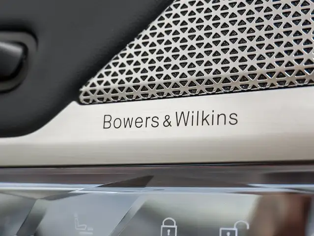 BMW 7 Series view 15