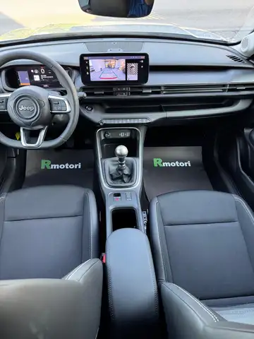 Jeep Avenger view 4