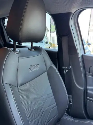 Jeep Avenger view 11