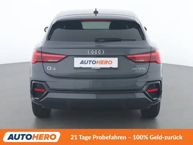 Audi Q3 view 5