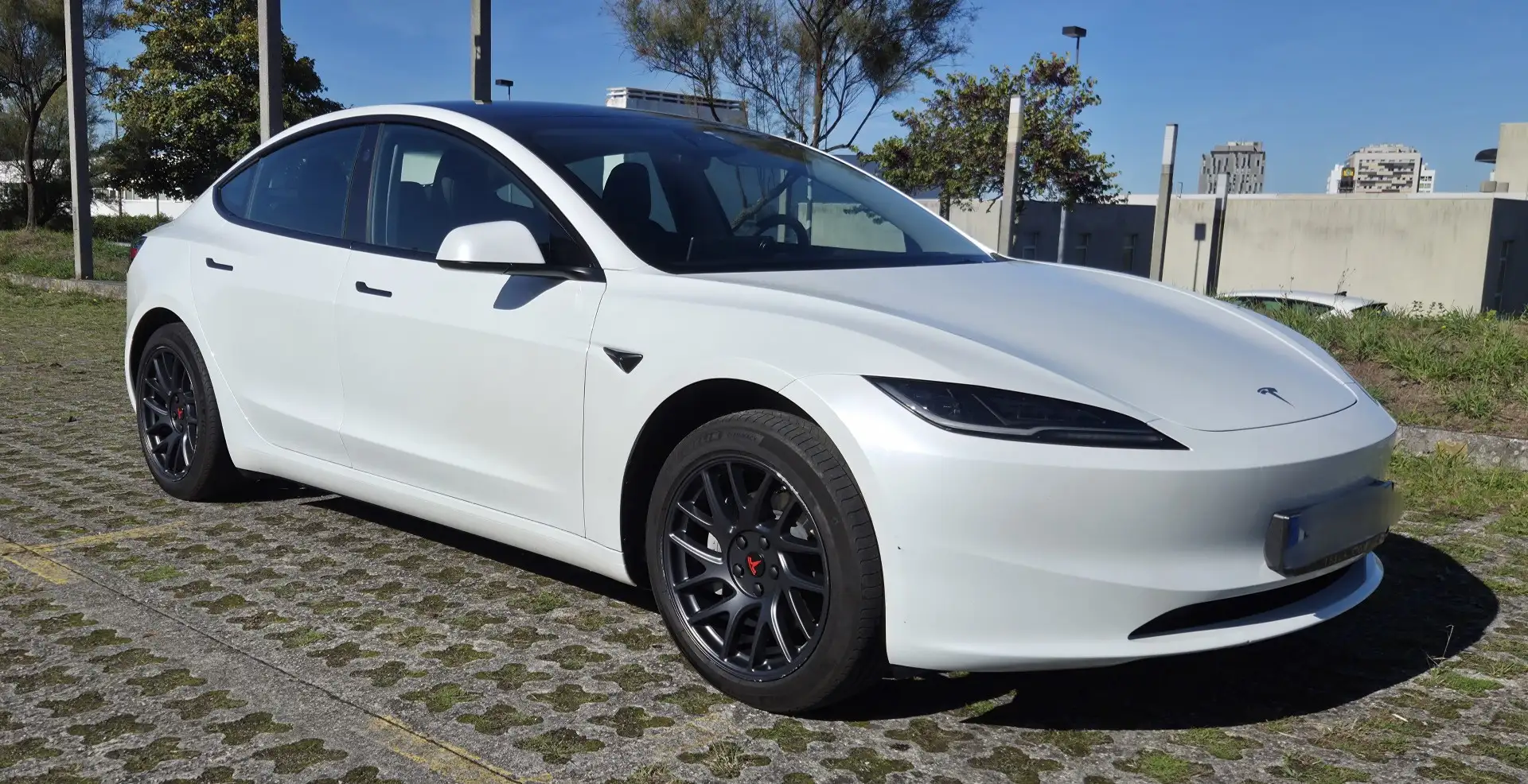 Tesla Model 3 Standard Range Premium RWD - 2