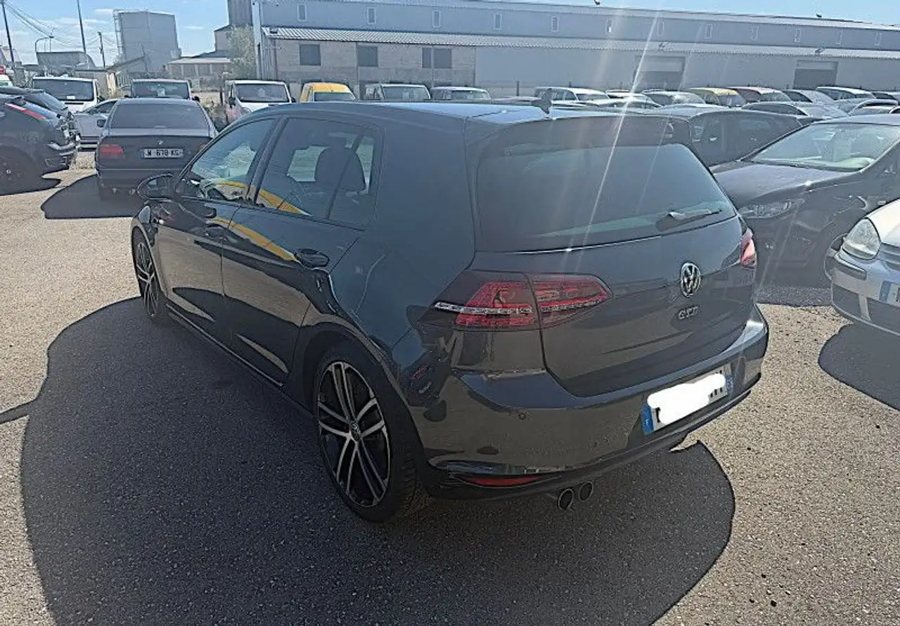 Volkswagen Golf Standard Model — photo 7