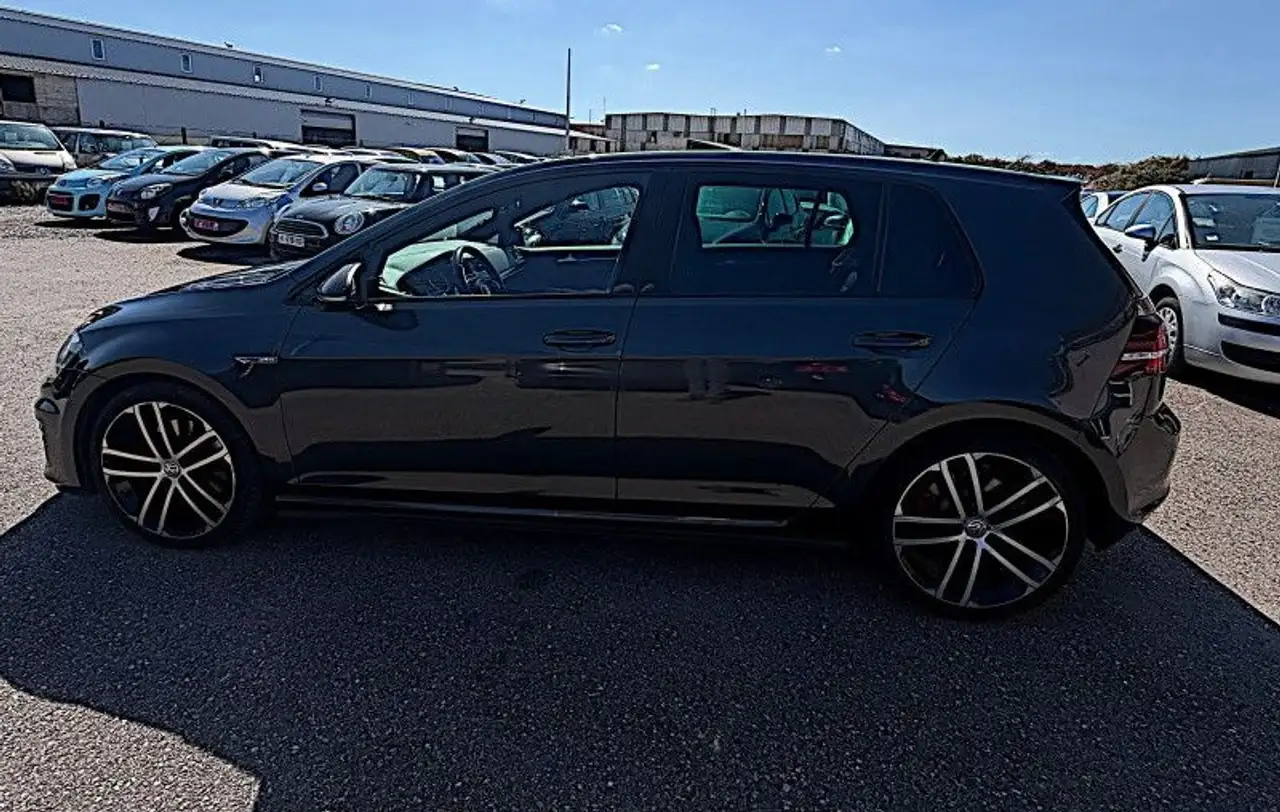 Volkswagen Golf Standard Model — photo 8