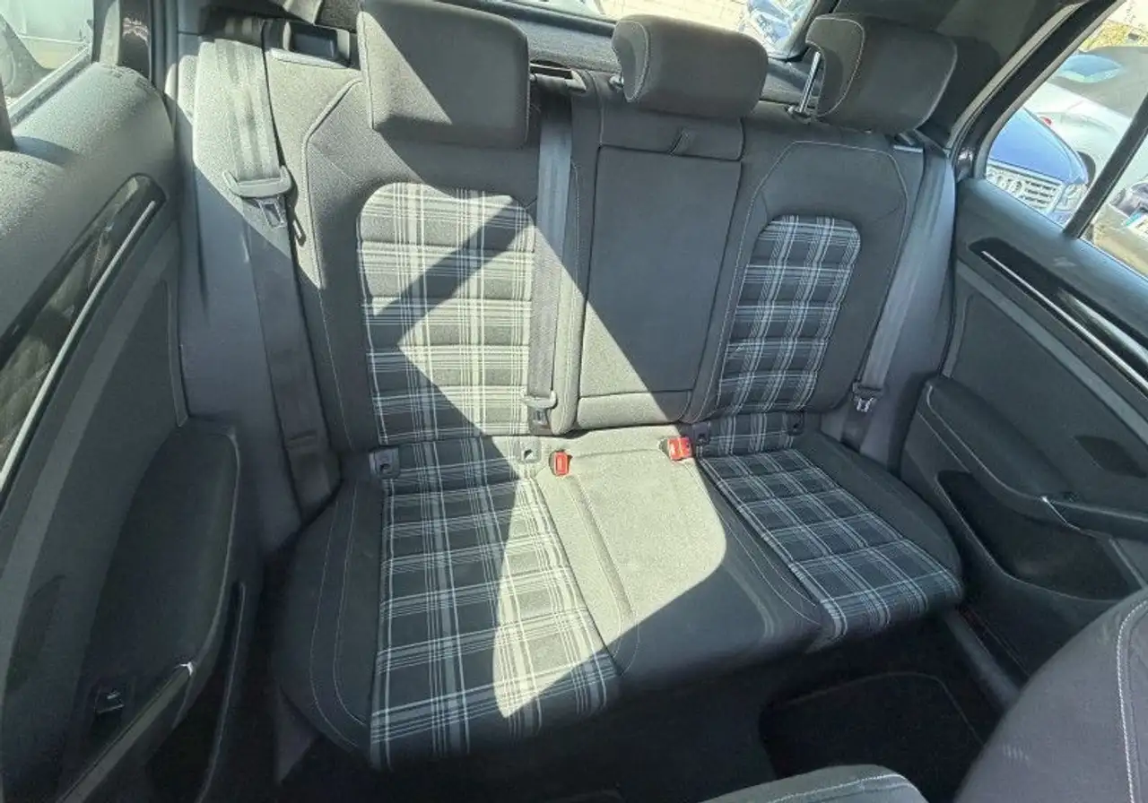 Volkswagen Golf Standard Model — photo 15