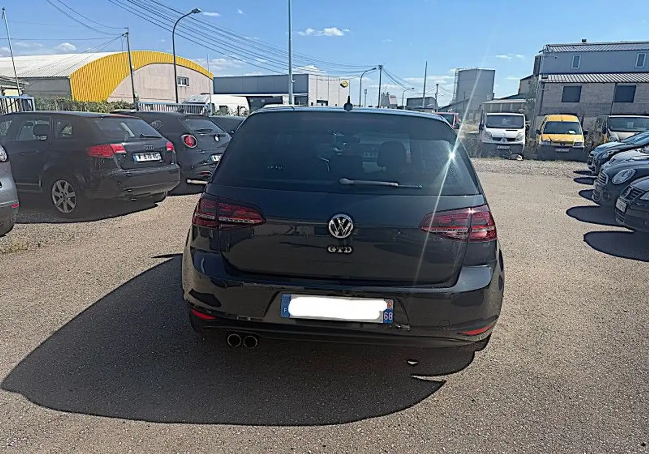 Volkswagen Golf Standard Model — photo 6