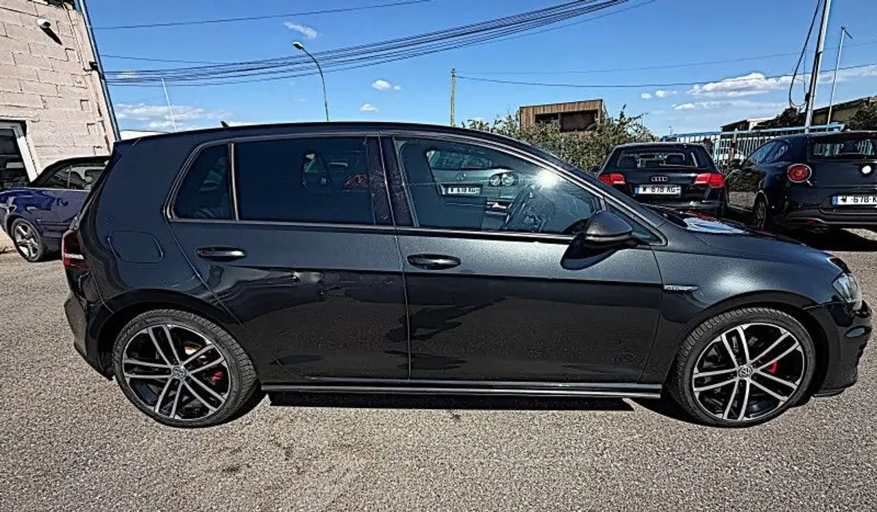 Volkswagen Golf Standard Model — photo 4