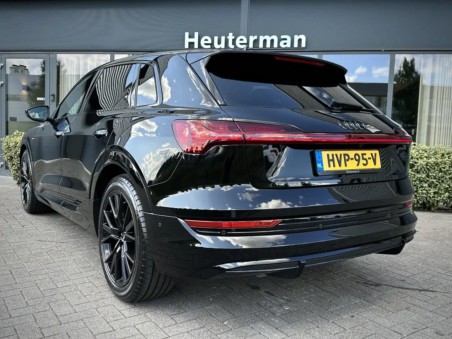 Audi e-tron 50 Quattro S L:ine Black Edition/ Head Up Zwart - 2
