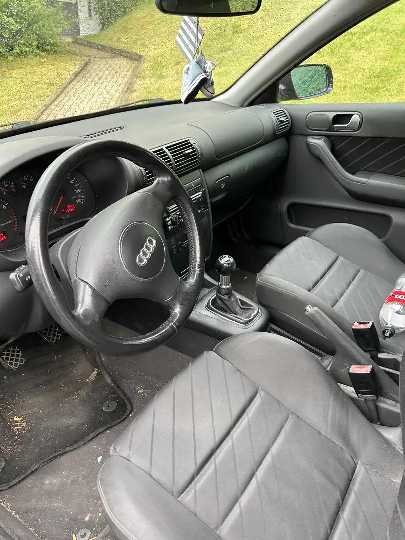 Audi A3 1.6 Ambition - 1
