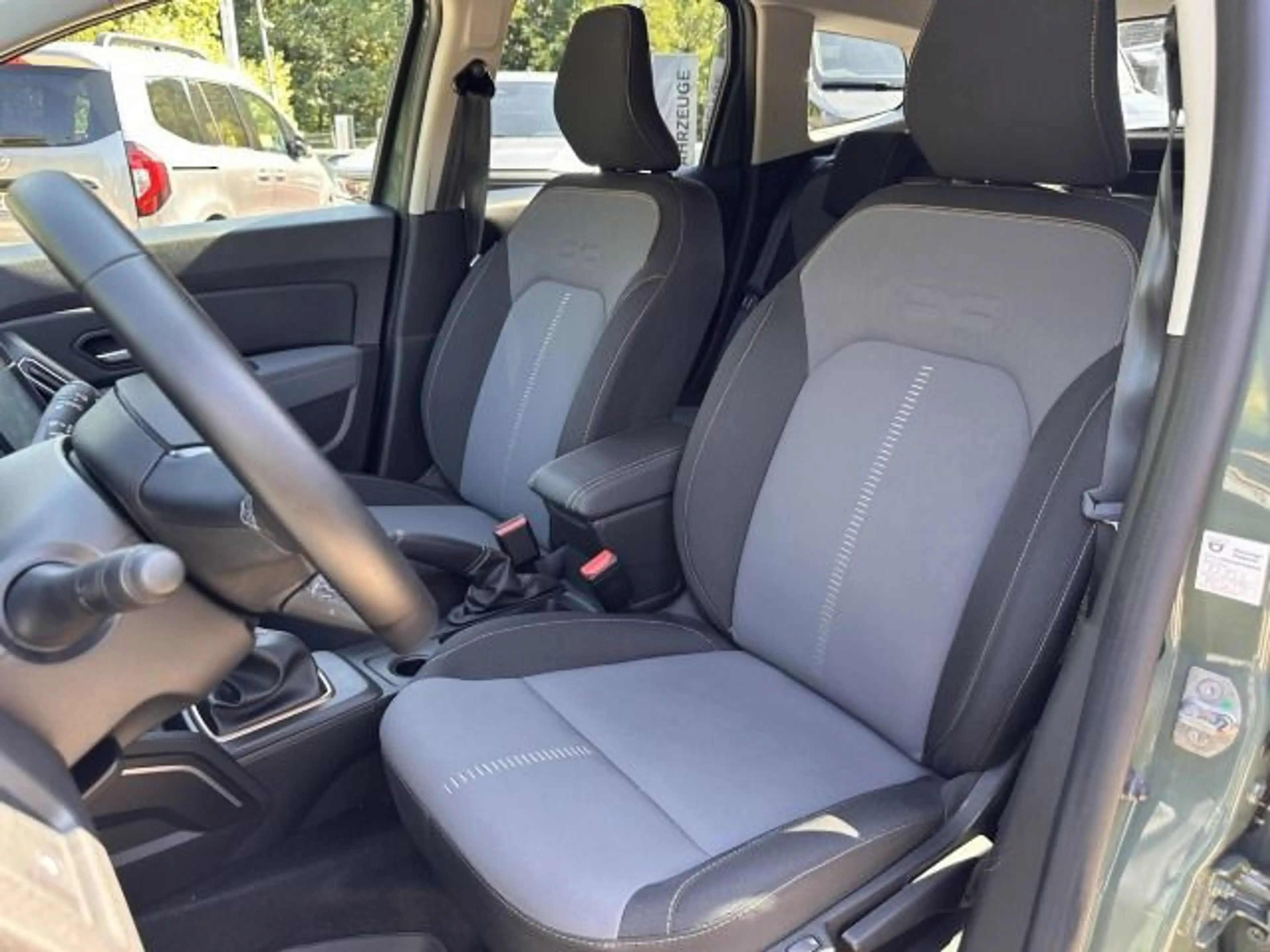 Dacia Duster II 1.3TCe 150 Extreme AT GPF Navi Kamera — photo 13