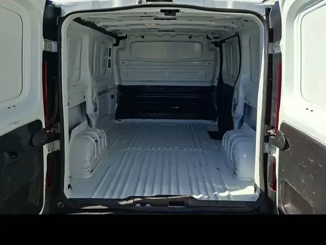 Renault Trafic view 6