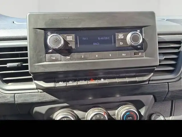Renault Trafic view 5