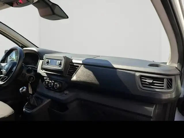 Renault Trafic view 12