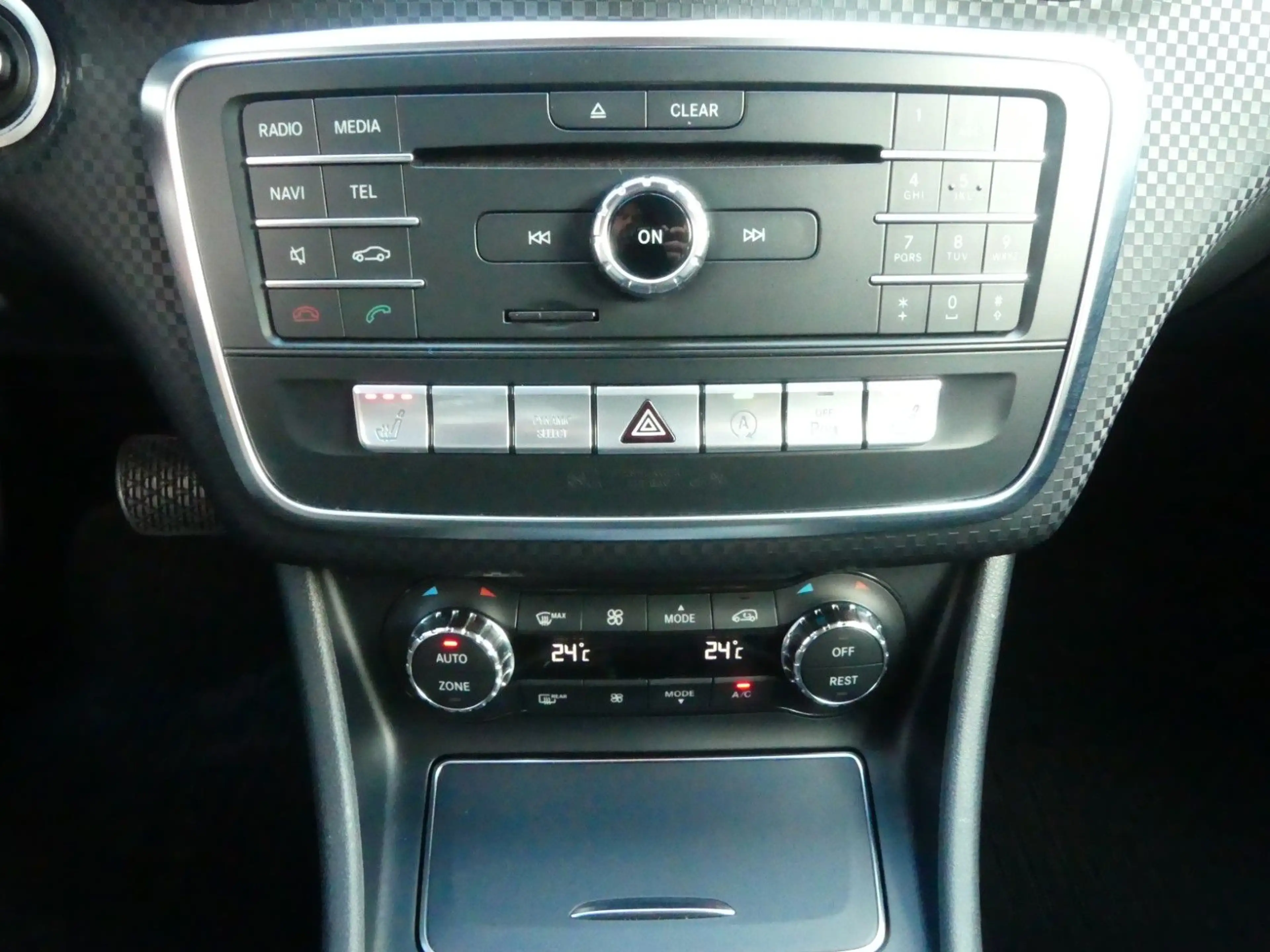 Mercedes-Benz A 200 A200d Automatik | Navi | Leder | SHZ | PDC — photo 13