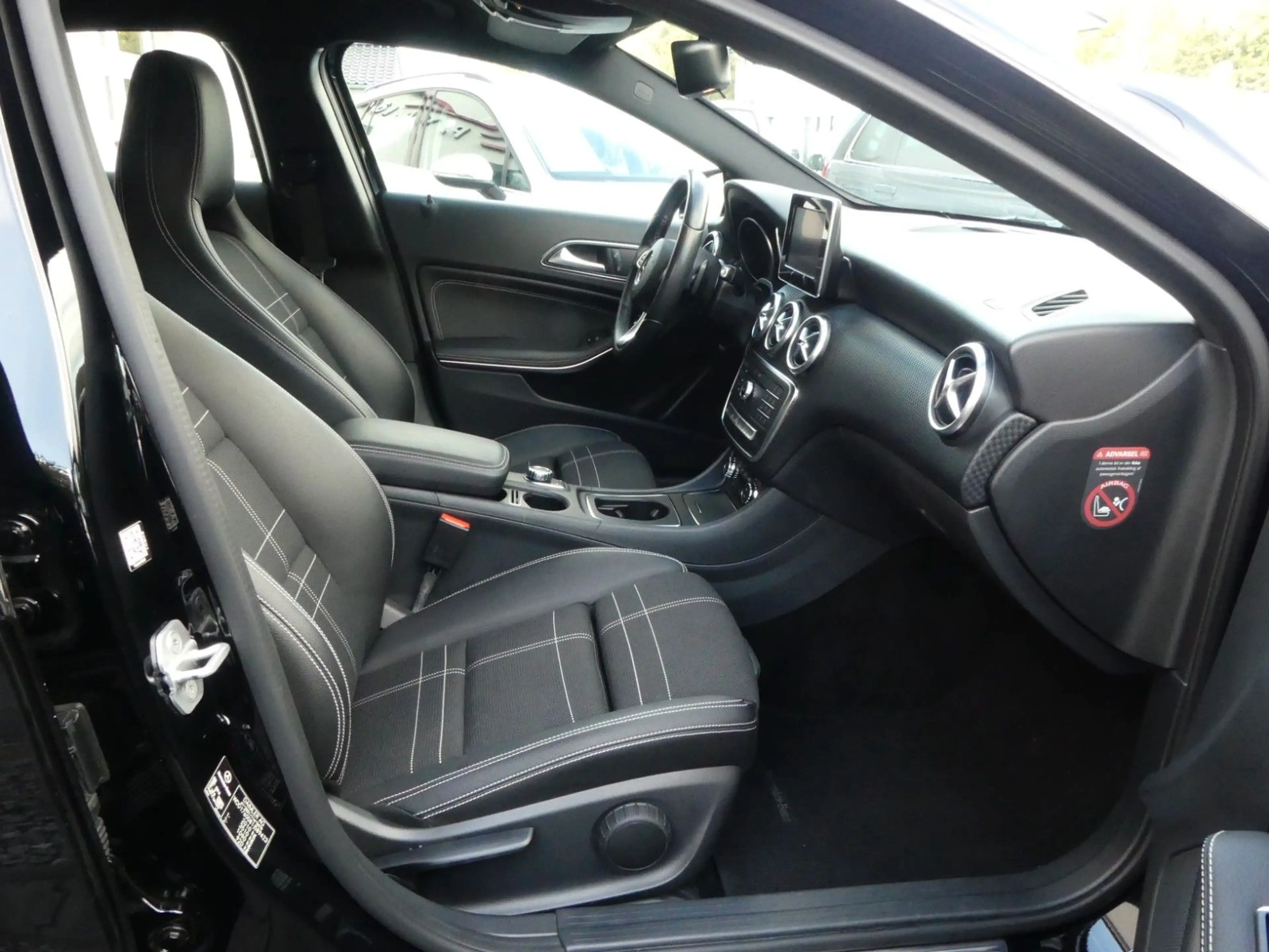 Mercedes-Benz A 200 A200d Automatik | Navi | Leder | SHZ | PDC — photo 9