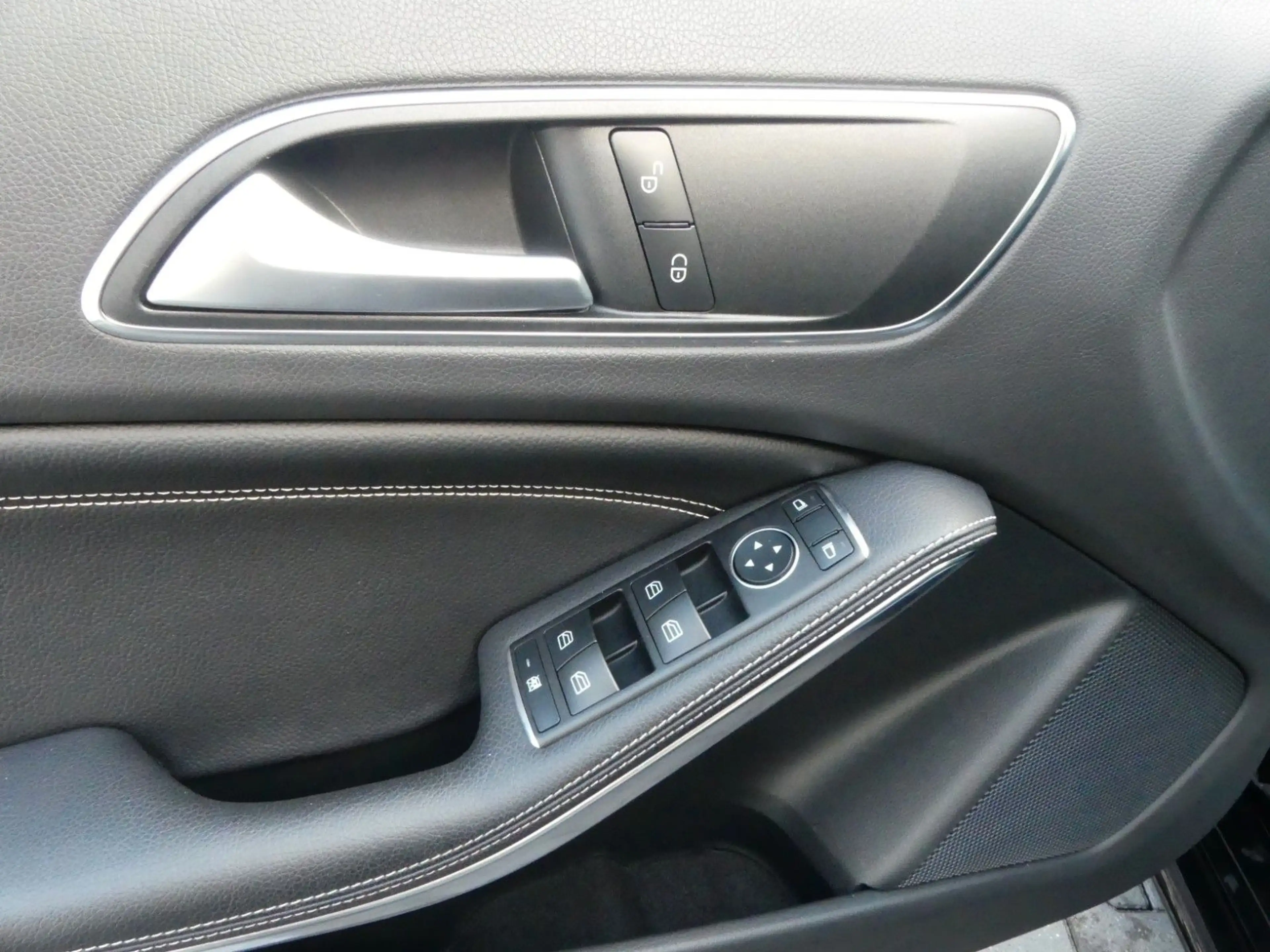Mercedes-Benz A 200 A200d Automatik | Navi | Leder | SHZ | PDC — photo 10