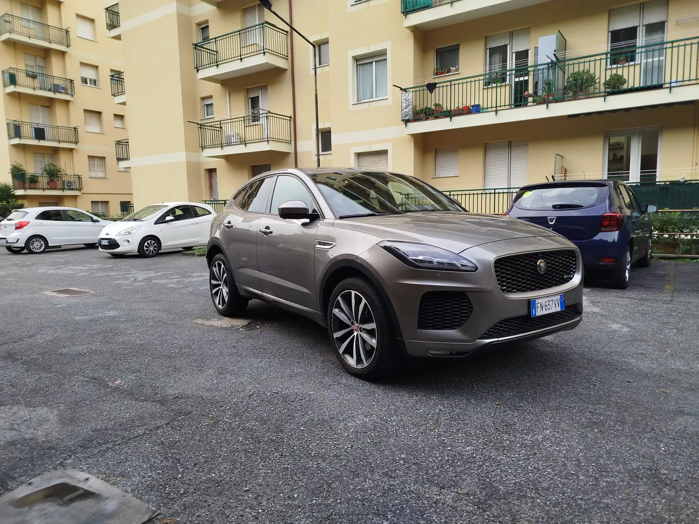 Jaguar E-Pace E-Pace 2.0d i4 First Edition awd 180cv auto Bronzo - 1
